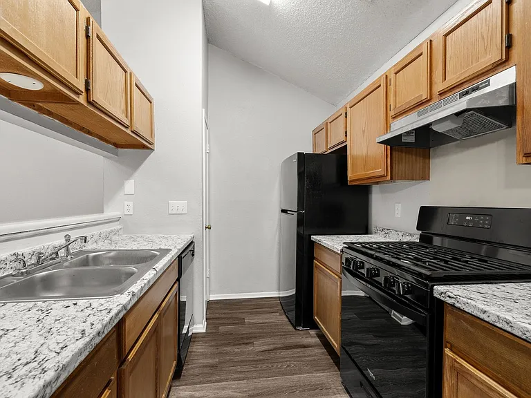 CV-AUS12130 Thompkins — Photo 10