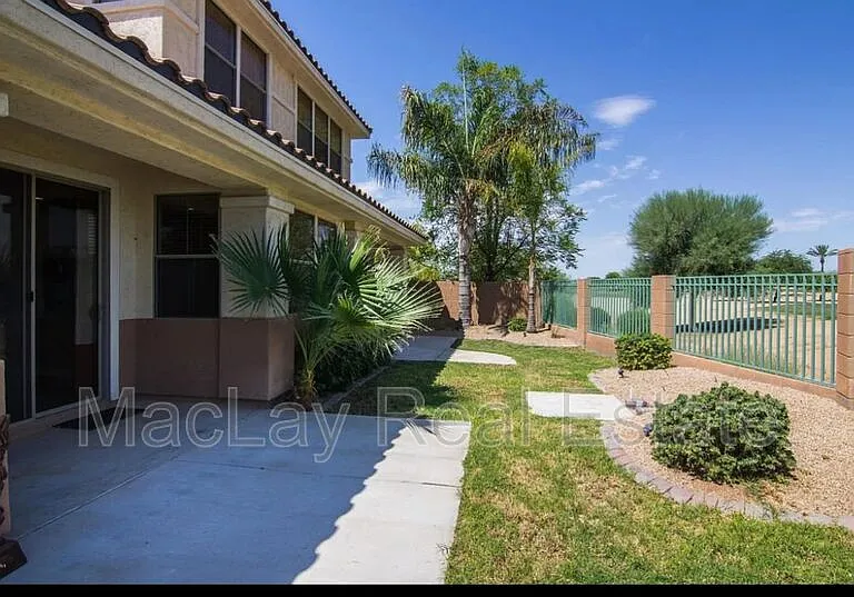 2290 N 135th Dr — Photo 11