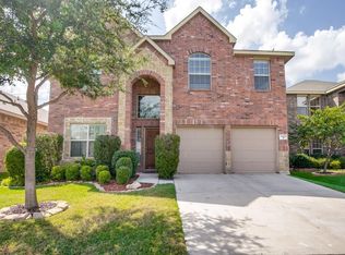 10525 Rising Knoll Ln, Fort Worth, TX 76131