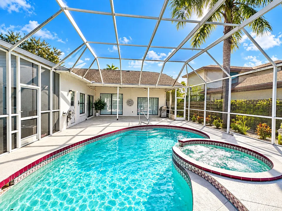 8066 Monticello Ln