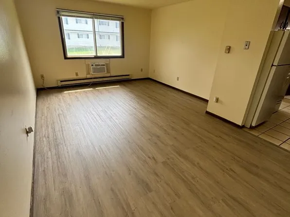 919 Gould St, 919 Gould St APT 8, La Crosse, WI 54603
