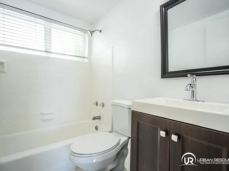 7931 East Dr #305 — Photo 24