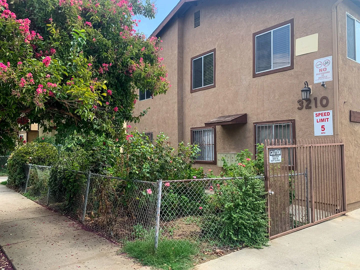 3210 Chapman St — Photo 2
