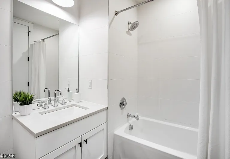 256 Park St #201 — Photo 9