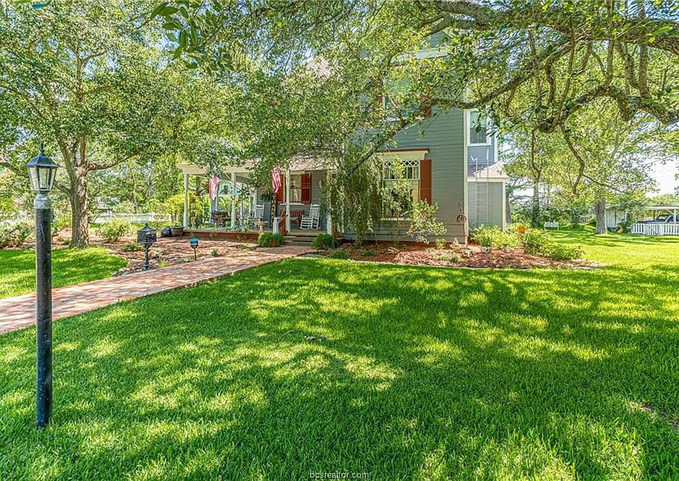 808 Pin Oak St, Calvert, TX 77837 Zillow