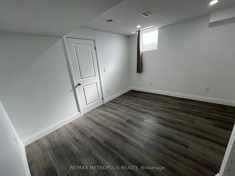 126 Frank Kelly Dr #BASEMENT — Photo 14