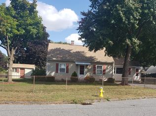 16 E Canton Cir, Springfield, MA 01104