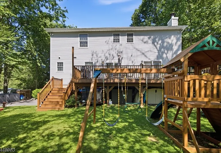 2057 Lakeside Dr W — Photo 9