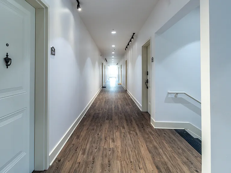 1120 Franck St — Photo 10