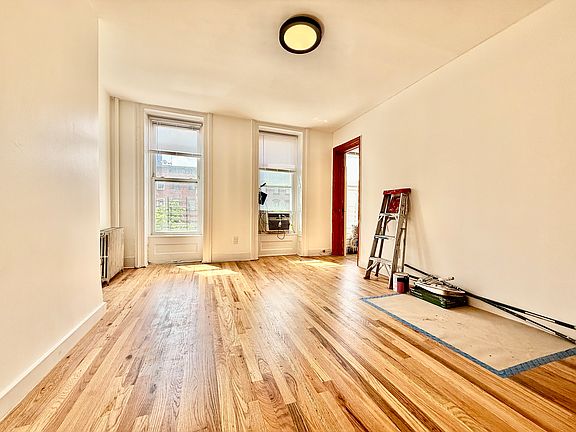 4th image of 149 Washington Ave #3