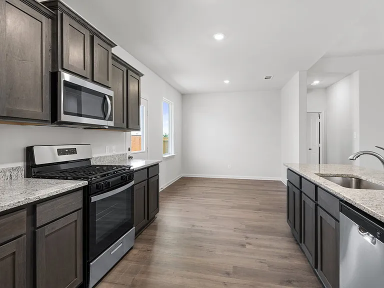 1508 Harvester Dr — Photo 5