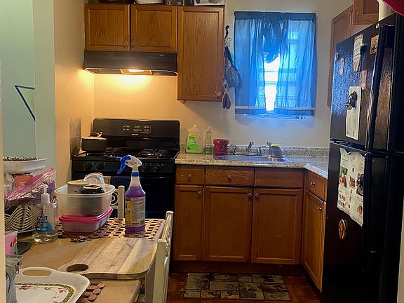 2nd image of 2034 Needham Ave APT 3