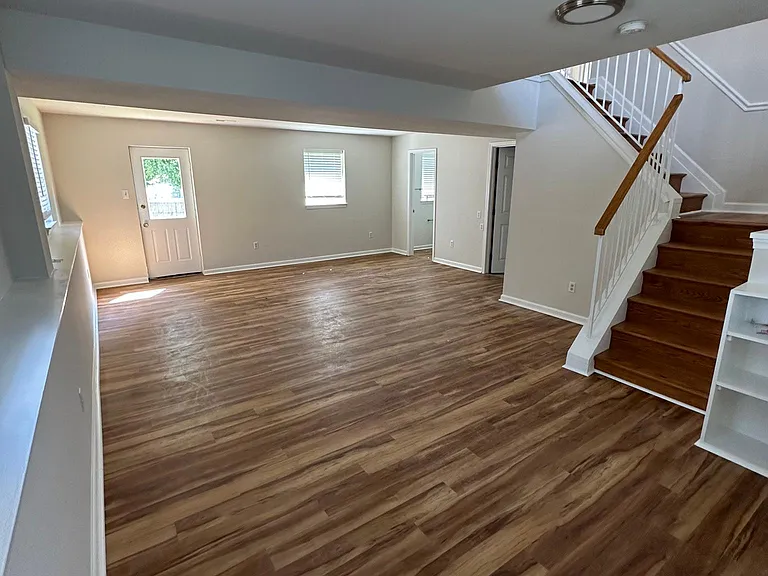 1915 Christiana Ct — Photo 24