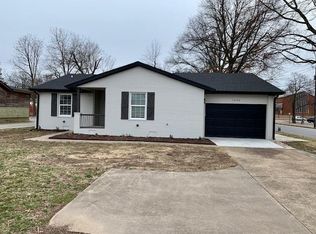 1234 W Poplar St, Rogers, AR 72756