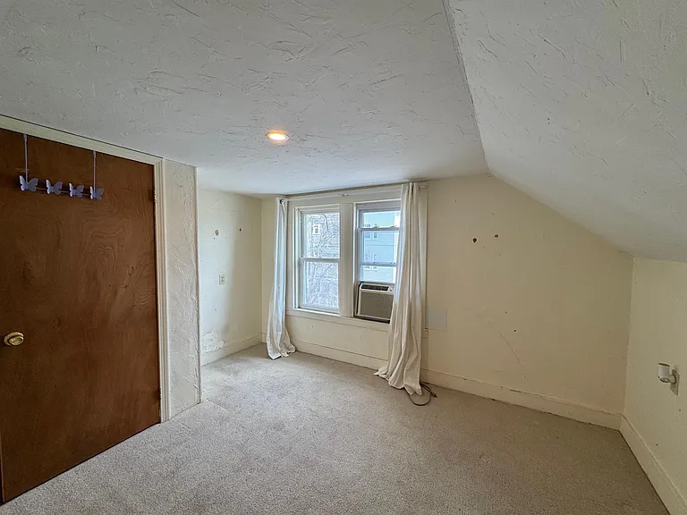 67 Clarendon Ave — Photo 7
