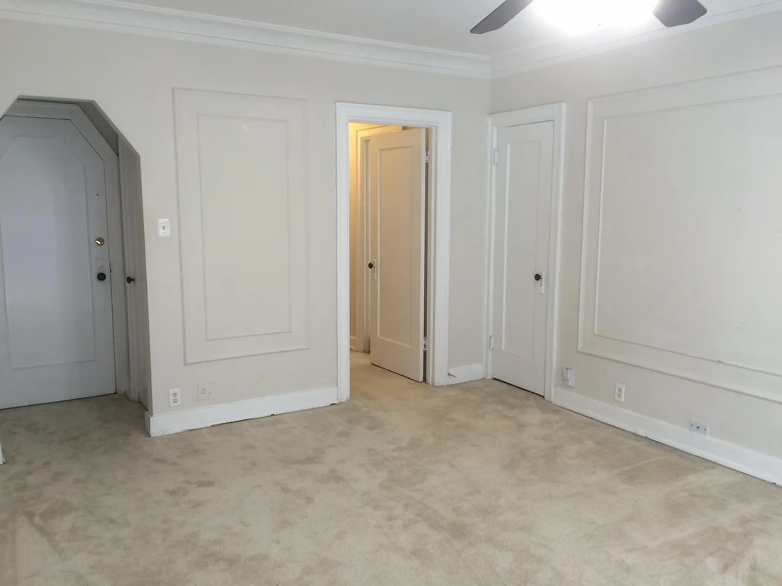 Mark Twain Apartments — Photo 2