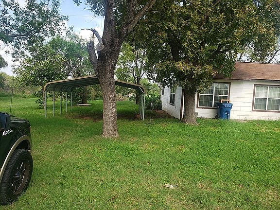 2nd image of 1835 Standish St