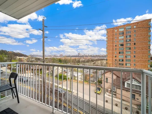 9 Legend Hills Drive image 12 of 19