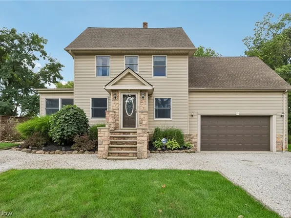 955 E Schaaf Rd, Brooklyn Heights, OH 44131