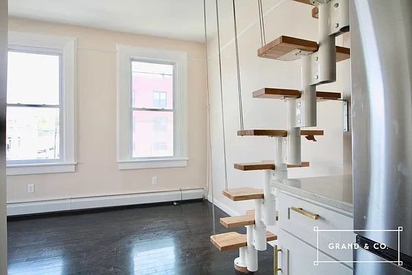 Rented by Grand & Co. | media 22