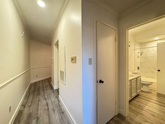 5th image of 6500 Harbor Town Dr APT 3003