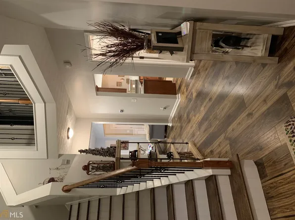 707 Mountain Laurel Dr, Canton, GA 30114