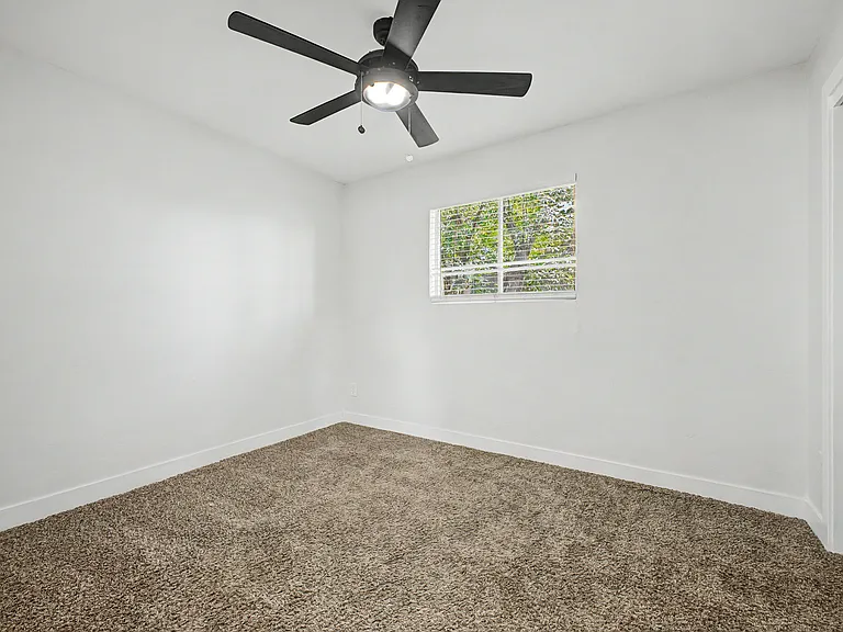 217 N Elm St #H — Photo 27