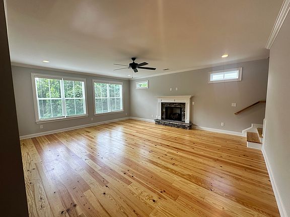 3rd image of 518 Oakley Grove Circle