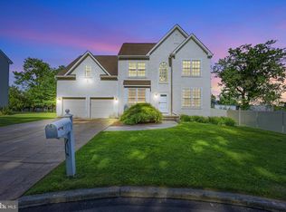 201 Herringbone Ln, Bensalem, PA 19020