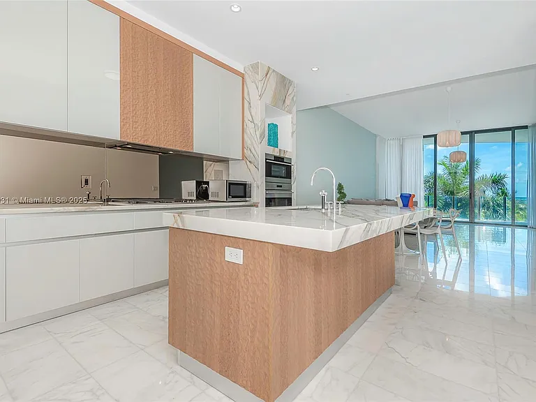 2821 S Bayshore Dr #7B — Photo 13