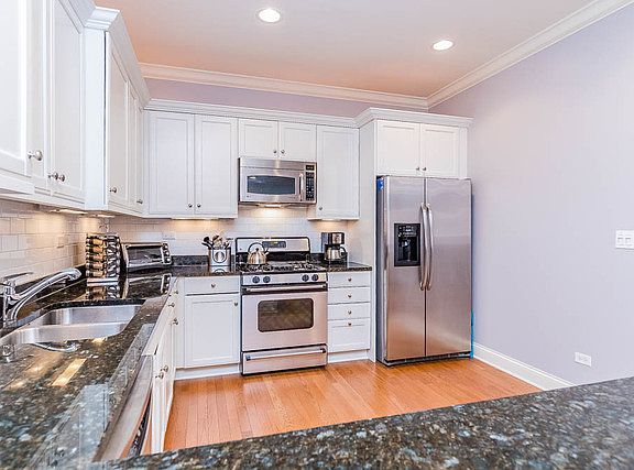 3rd image of 2811 N Bell Ave Unit 205