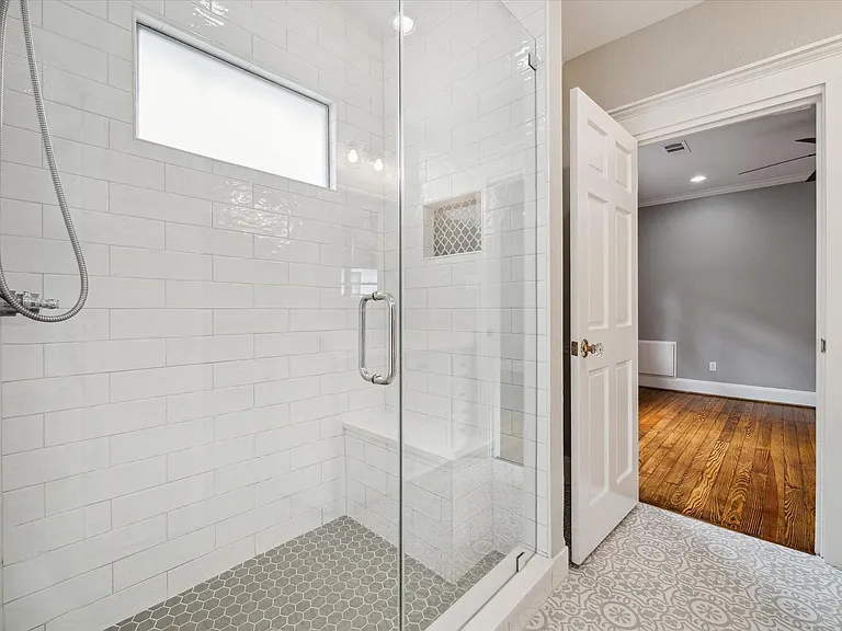 513 Northwood St #C — Photo 11