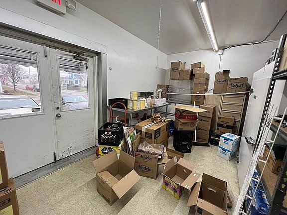 3rd image of 2670 Benninghofen Ave