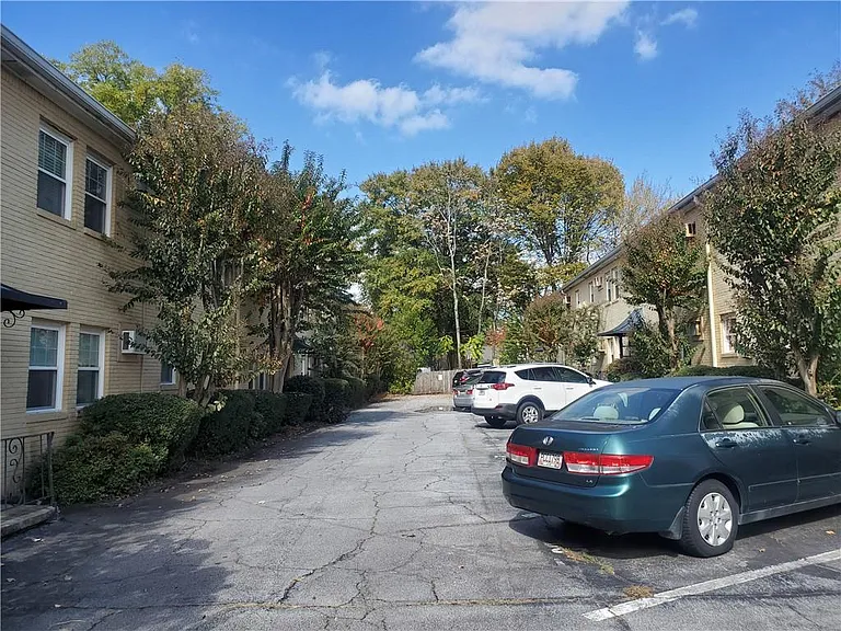 1042 Saint Charles Ave NE #6 — Photo 39