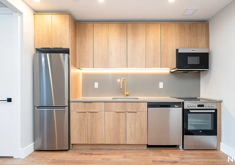 31-61 Vernon Blvd #2M — Photo 4