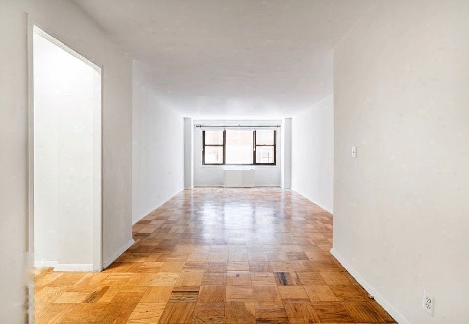 1st image of 7 E 14th St APT 628