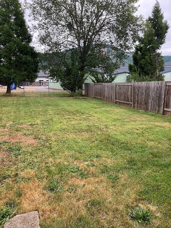 1045 Cloverlawn - Unit... — Photo 3