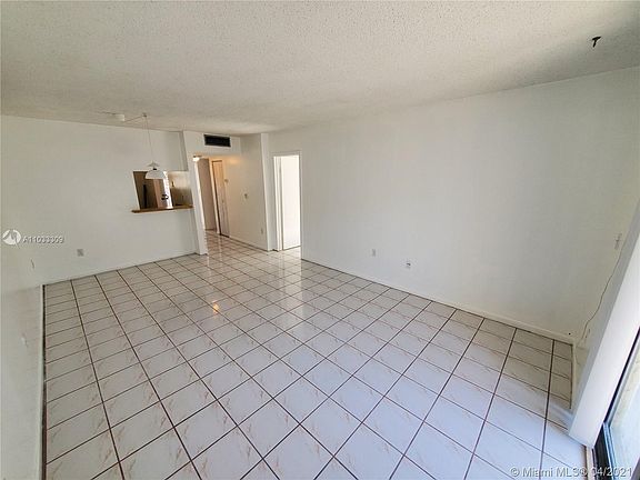 2nd image of 16750 NE 10th Ave APT 124