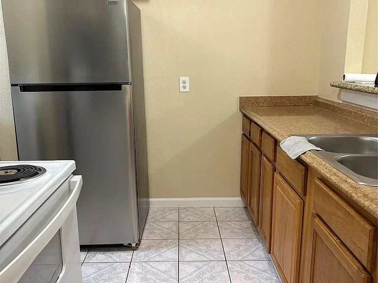 6820 Petre Dr — Photo 27