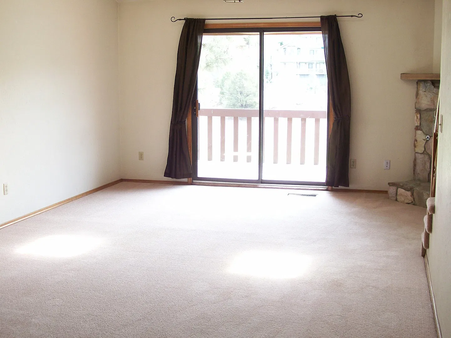 Country Club Townhouse — Photo 2