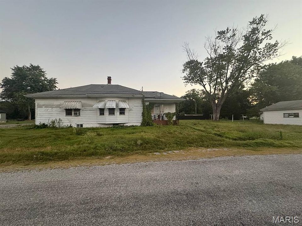 1st image of 700 N Main St