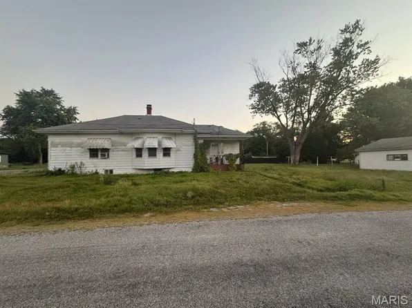 700 N Main St, Benld, IL 62009