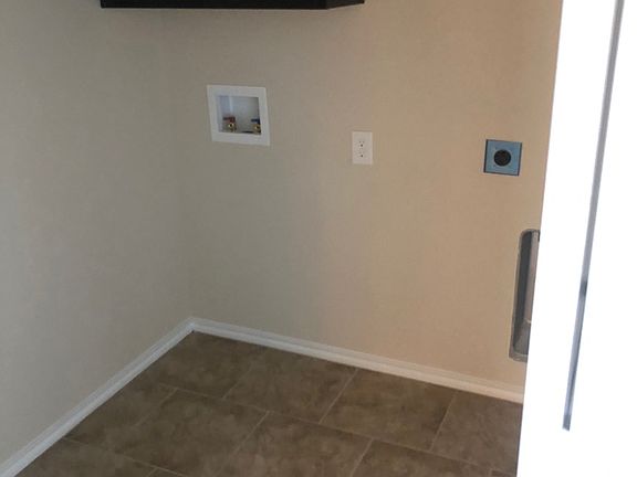 3rd image of 3709 Oakridge Ave