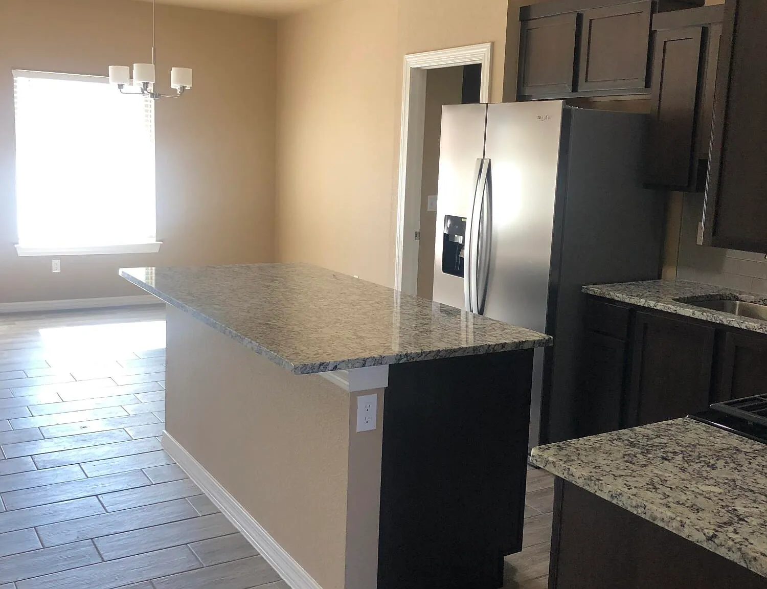 4 bed, 2.0 bath, 1298 sqft, $1,785 — Photo 3