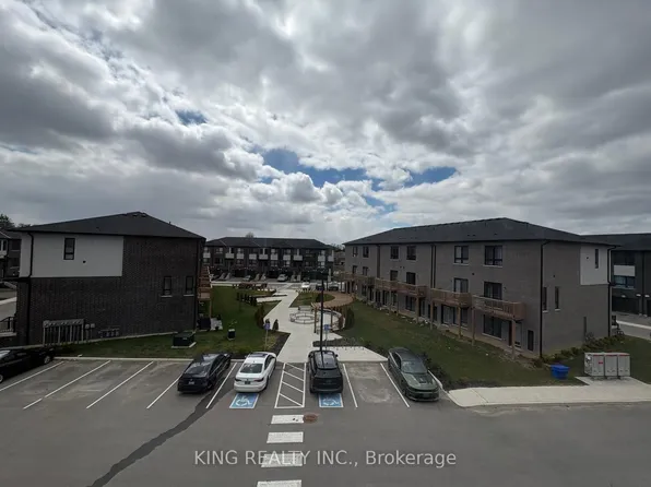 720 Grey St #9, Brantford, ON N3S 7L4