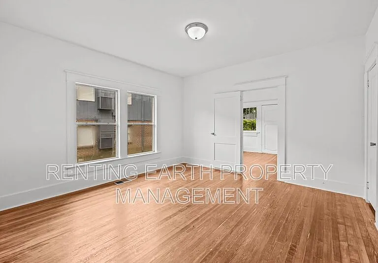 2320 Court R — Photo 6
