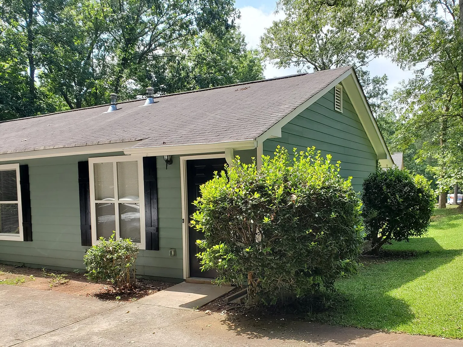 3 bed, 1.5 bath, 1100 sqft, $1,850 — Photo 1