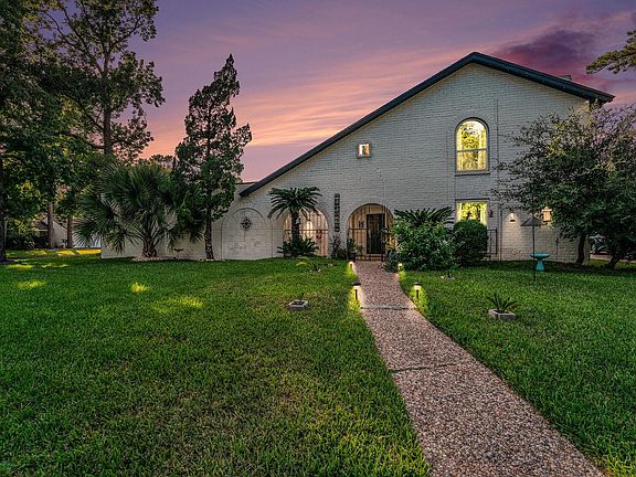 2nd image of 5814 Theall Rd