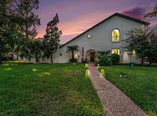 5814 Theall Rd, Houston, TX 77066