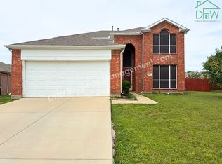 2805 Crater Lake Ln, Denton, TX 76210